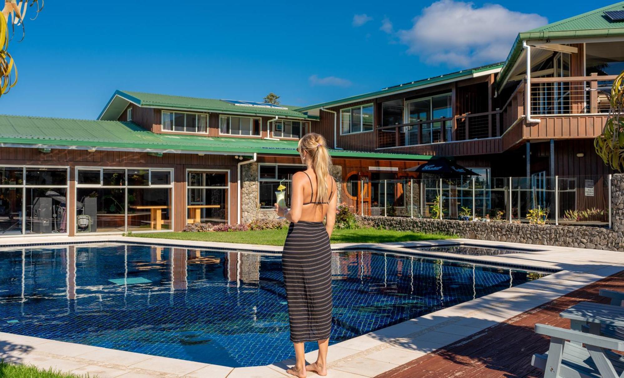 South Pacific Resort Hotel Бернт Пайн Екстериор снимка