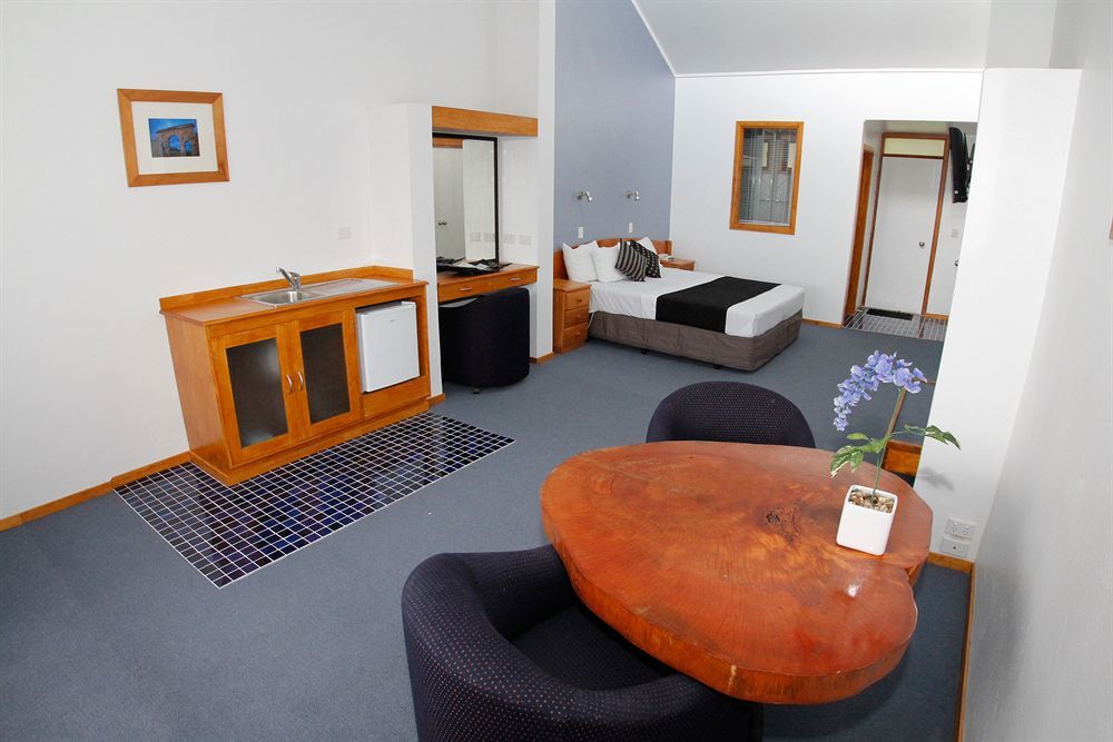 South Pacific Resort Hotel Бернт Пайн Екстериор снимка