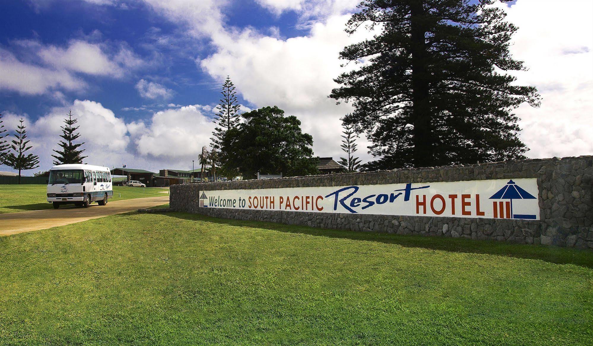 South Pacific Resort Hotel Бернт Пайн Екстериор снимка
